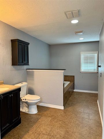 1902 W Randall Ave, Duncan, OK 73533