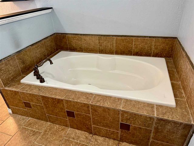 1902 W Randall Ave, Duncan, OK 73533