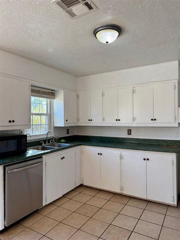 1902 W Randall Ave, Duncan, OK 73533