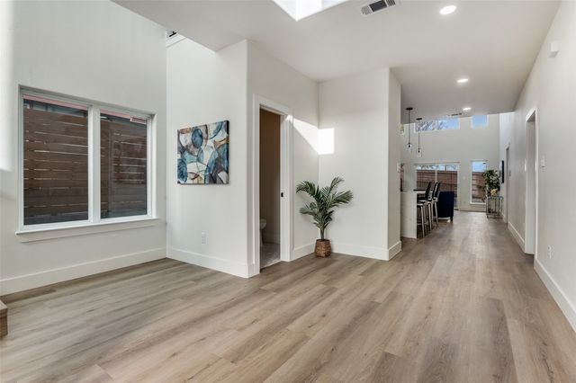 1409 Doyle Avenue, Dallas, TX 75203