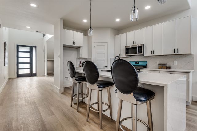 1409 Doyle Avenue, Dallas, TX 75203