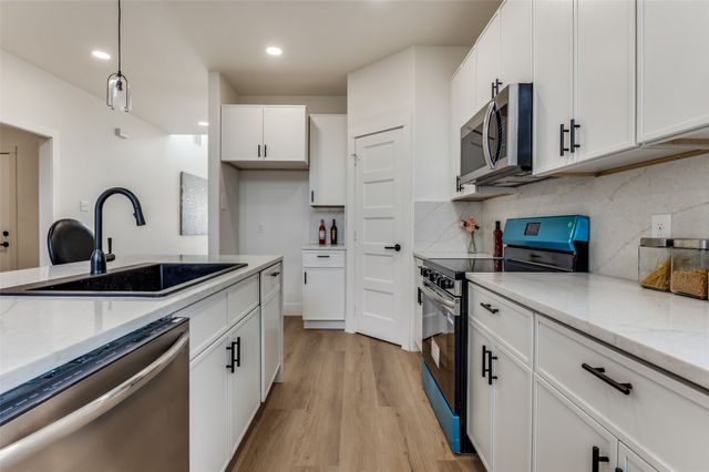 1409 Doyle Avenue, Dallas, TX 75203