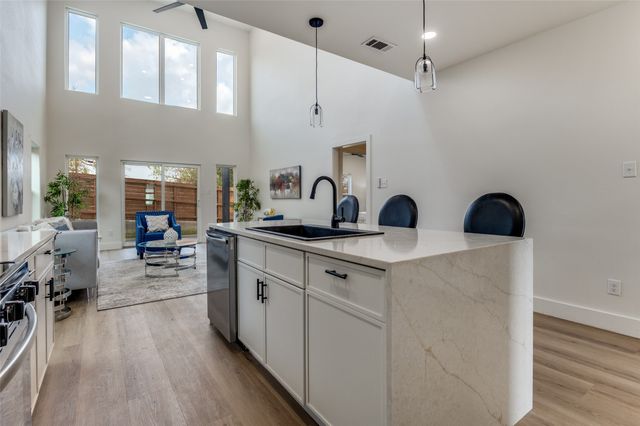 1409 Doyle Avenue, Dallas, TX 75203