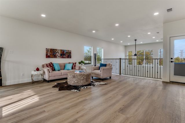 1409 Doyle Avenue, Dallas, TX 75203