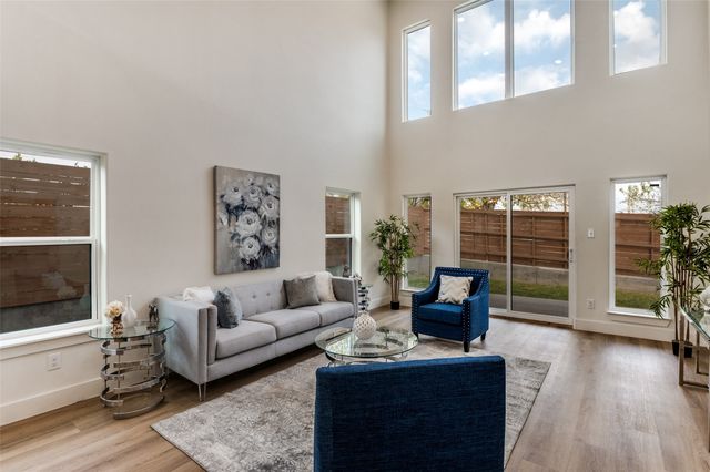 1409 Doyle Avenue, Dallas, TX 75203