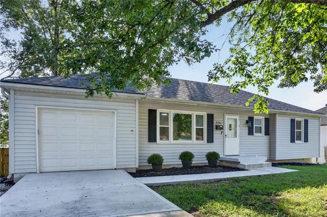 312 S CHESTER Terrace, Olathe, KS 66061