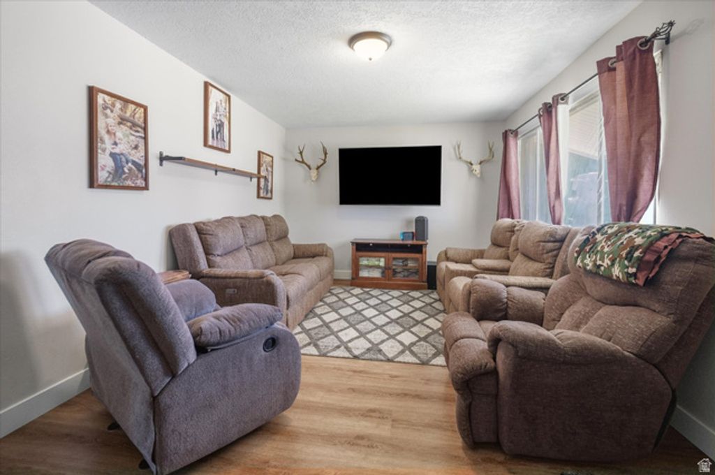 Image 2 of property listing at 288 N 100 E, Millville, UT 84326