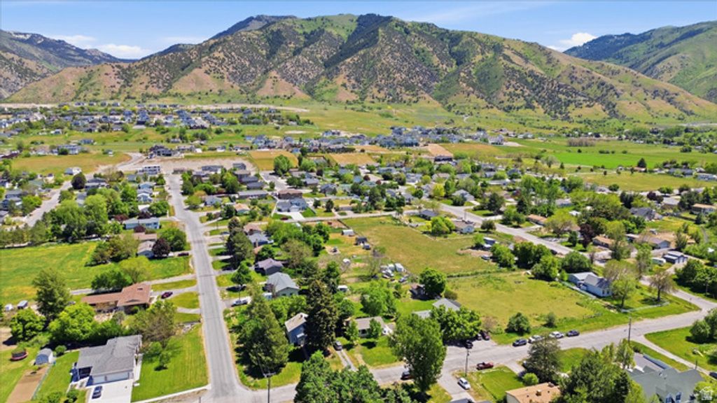 Image 21 of property listing at 288 N 100 E, Millville, UT 84326