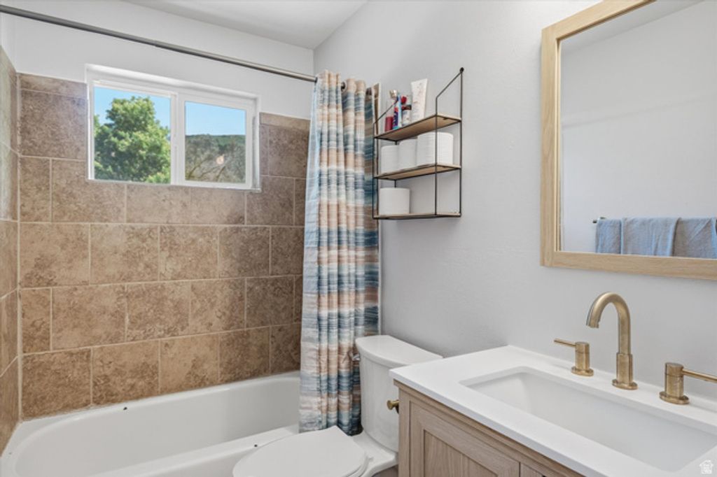 Image 9 of property listing at 288 N 100 E, Millville, UT 84326