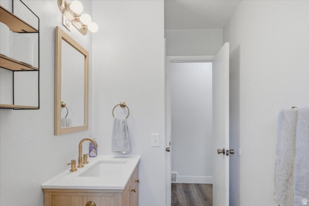 Image 10 of property listing at 288 N 100 E, Millville, UT 84326