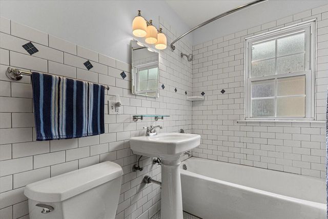4069 N Prospect AVENUE, Shorewood, WI 53211