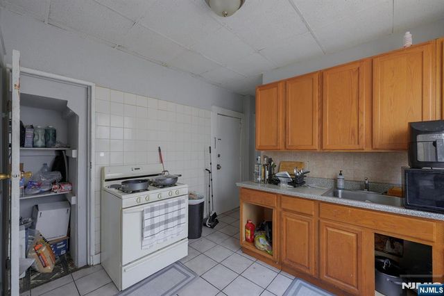 156 Dayton Street, Newark, NJ 07114