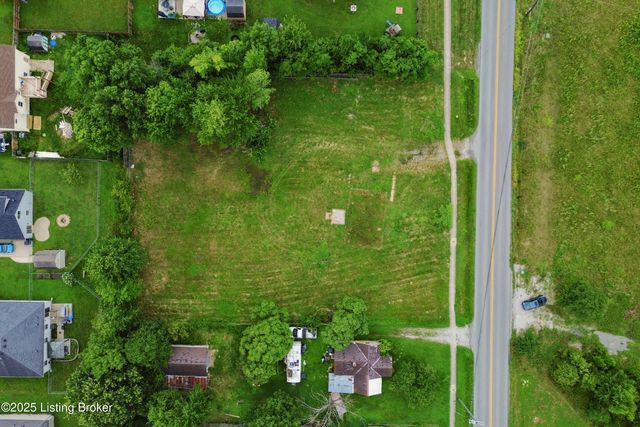 962 W Blue Lick Rd, Shepherdsville, KY 40165