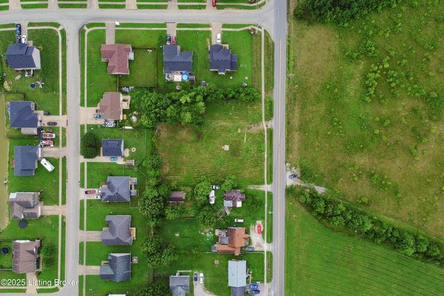 962 W Blue Lick Rd, Shepherdsville, KY 40165