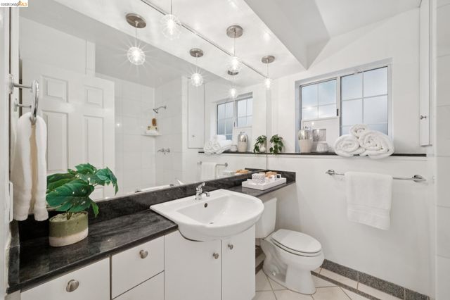 5250 Leona Street, Oakland, CA 94619