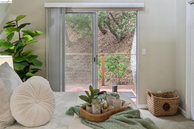 5250 Leona Street, Oakland, CA 94619