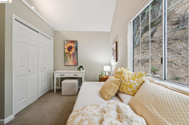 5250 Leona Street, Oakland, CA 94619