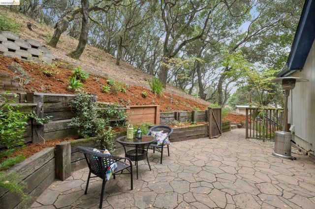 5250 Leona Street, Oakland, CA 94619