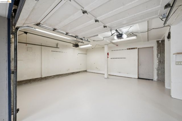 5250 Leona Street, Oakland, CA 94619