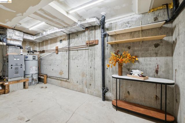 5250 Leona Street, Oakland, CA 94619