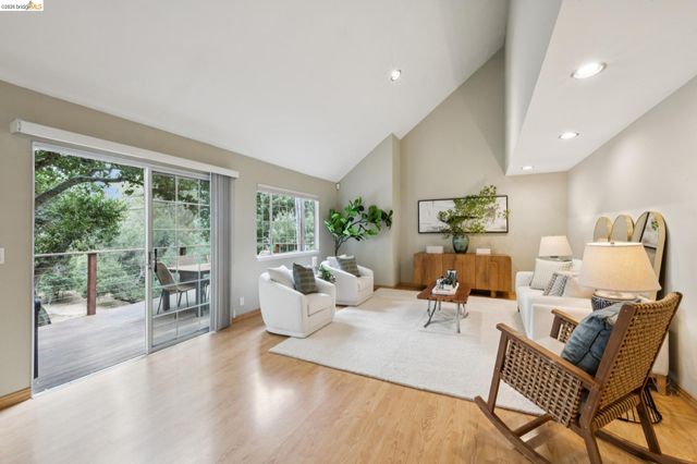 5250 Leona Street, Oakland, CA 94619