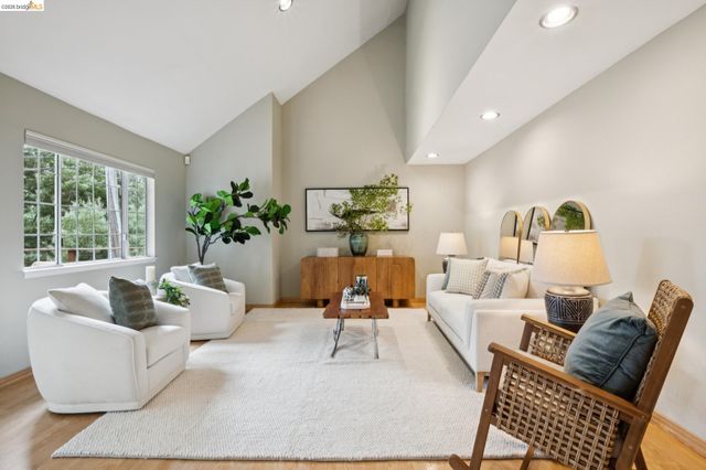 5250 Leona Street, Oakland, CA 94619