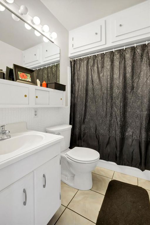 Image 14 of property listing at 1600 W LAKE PARKER DRIVE D5, Lakeland, FL 33805