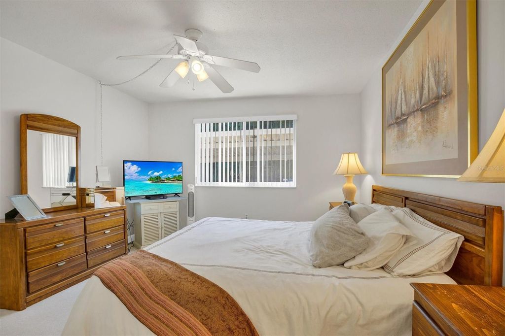 Image 19 of property listing at 1600 W LAKE PARKER DRIVE D5, Lakeland, FL 33805