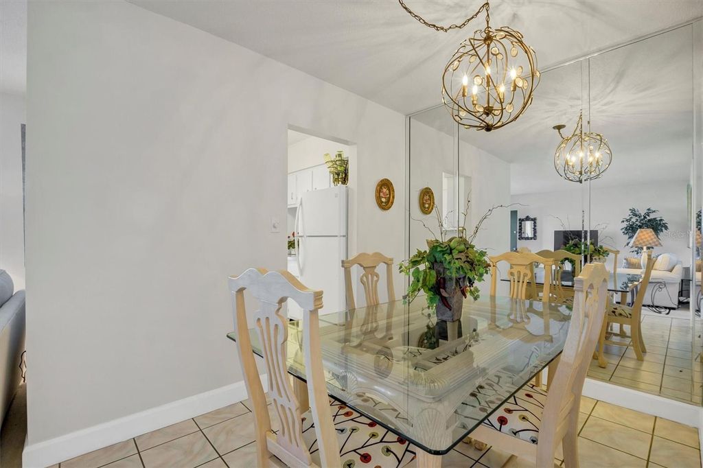 Image 9 of property listing at 1600 W LAKE PARKER DRIVE D5, Lakeland, FL 33805