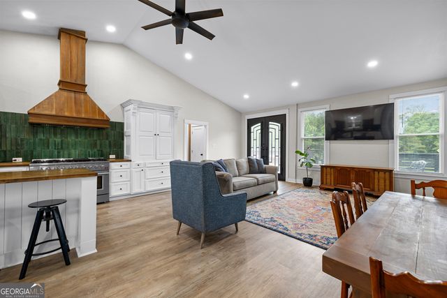 1329 Standing Rock Road, Senoia, GA 30276