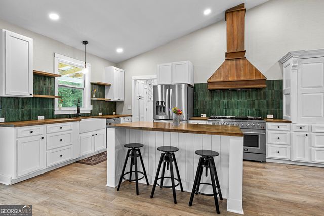 1329 Standing Rock Road, Senoia, GA 30276