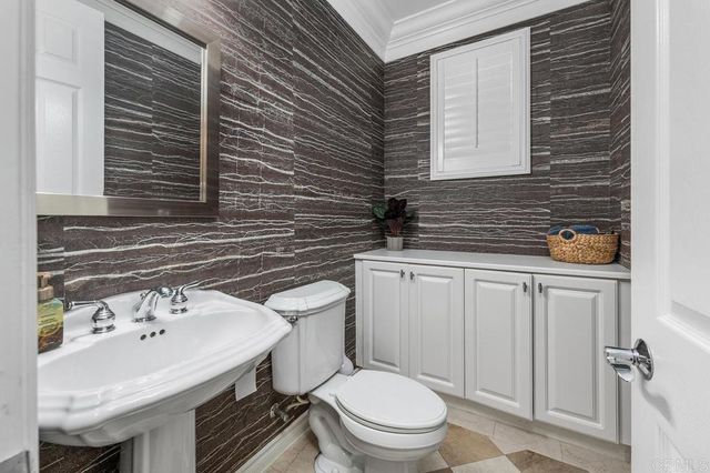 2882 W Porter Road, San Diego, CA 92106