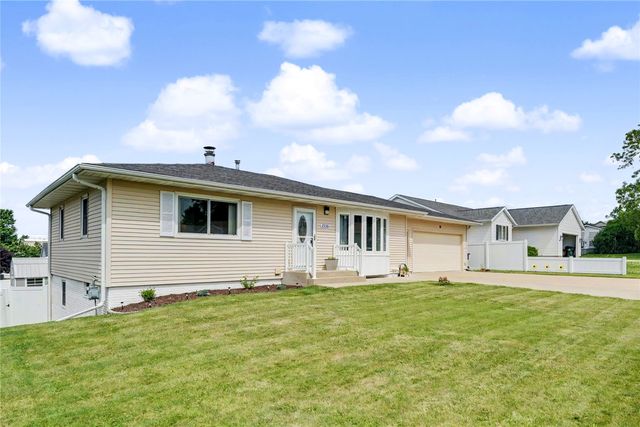 2336 31st St SW, Cedar Rapids, IA 52404