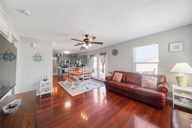 4712 Avenue K, Galveston, TX 77551