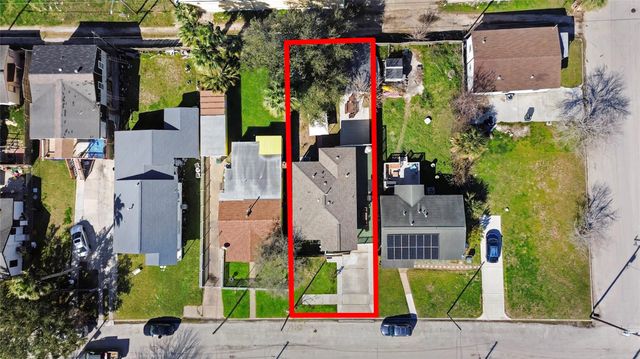4712 Avenue K, Galveston, TX 77551