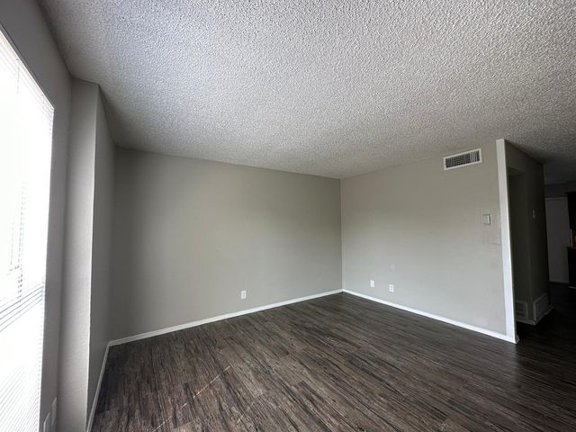 3801-3807 Coates Circle 3805, Benbrook, TX 76116