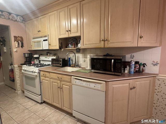 50 Greenhouse Road 58B, Bridgeport, CT 06606