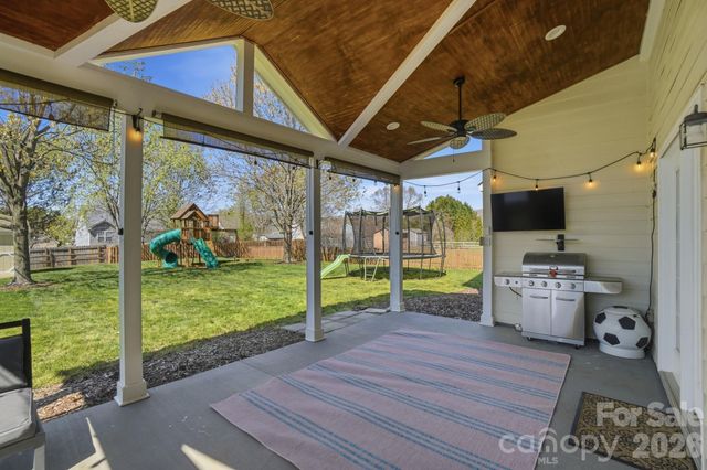 125 N Wendover Trace, Mooresville, NC 28117