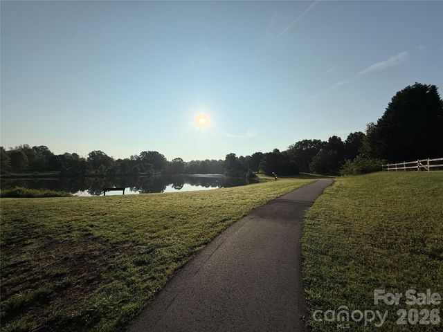 125 N Wendover Trace, Mooresville, NC 28117