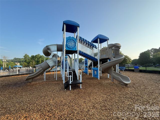 125 N Wendover Trace, Mooresville, NC 28117