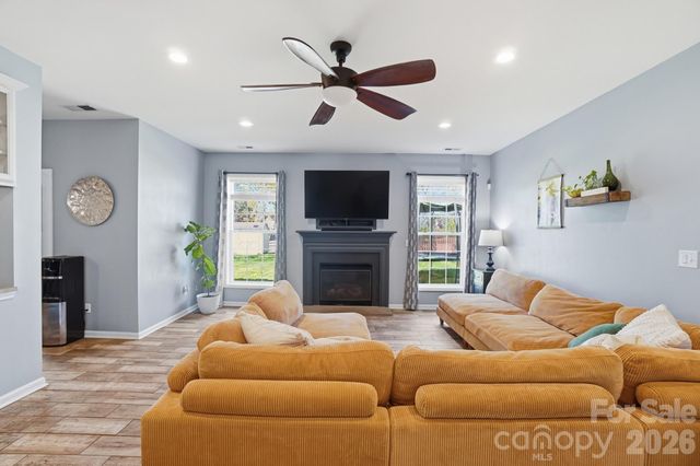 125 N Wendover Trace, Mooresville, NC 28117