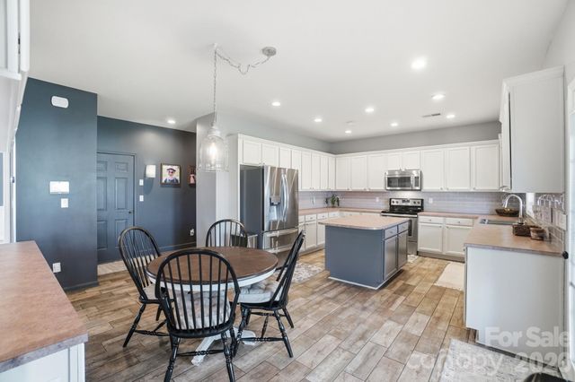 125 N Wendover Trace, Mooresville, NC 28117