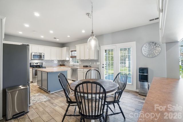 125 N Wendover Trace, Mooresville, NC 28117