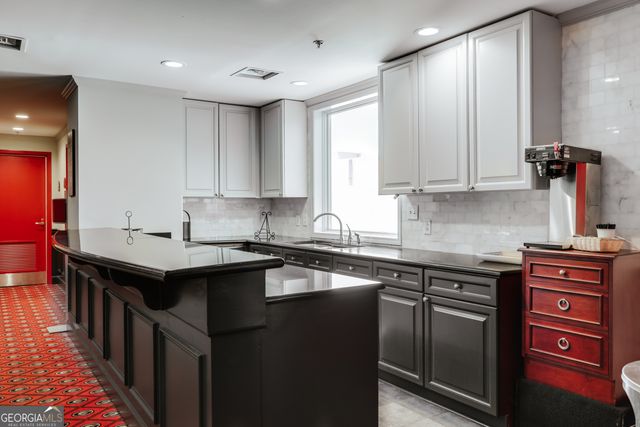 250 W Broad Street 708, Athens, GA 30601