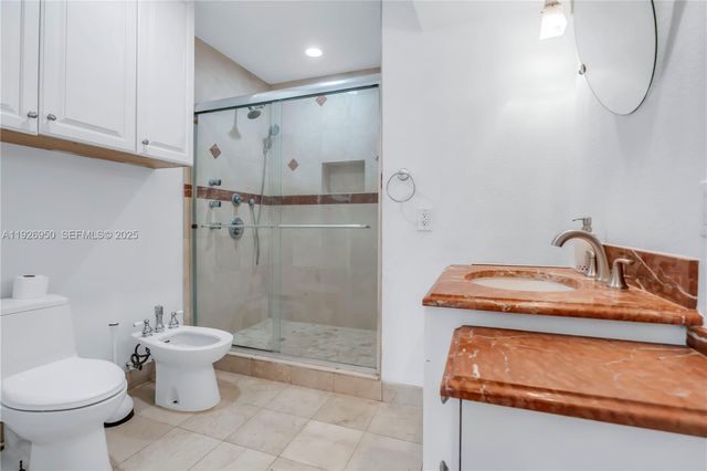 6460 Milk Wagon Ln, Miami Lakes, FL 33014