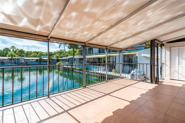 6460 Milk Wagon Ln, Miami Lakes, FL 33014