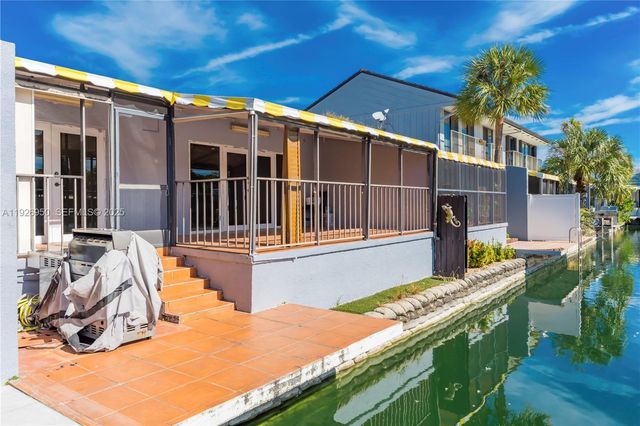 6460 Milk Wagon Ln, Miami Lakes, FL 33014