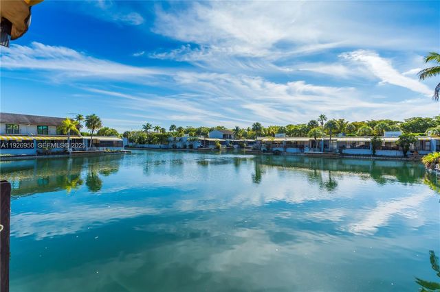 6460 Milk Wagon Ln, Miami Lakes, FL 33014