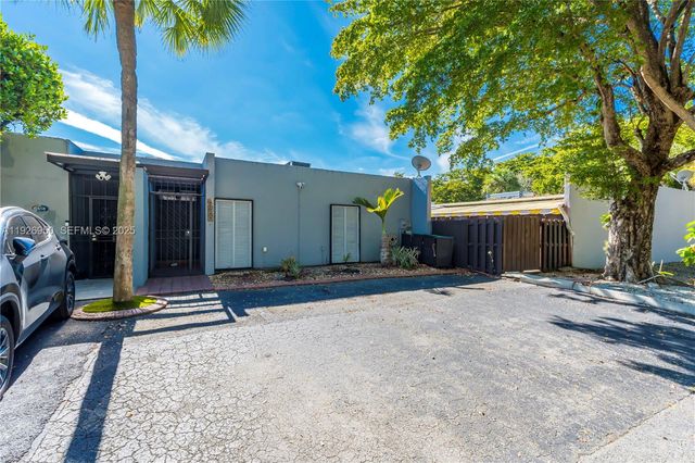 6460 Milk Wagon Ln, Miami Lakes, FL 33014