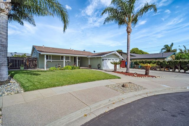 28028 Petrina Ct., Hayward, CA 94545